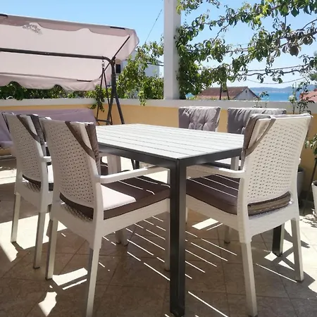 Warm Terrace Apartman *